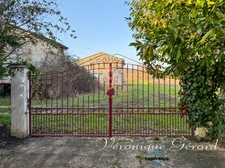 Maison de 134 m² de plain-pied, en pierre, sur plus de 5880 m²