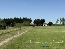 Ancien corps de ferme en pierre du XVIIIe siècle à LAUZUN
