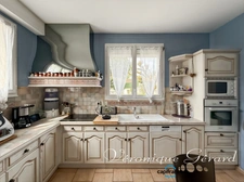 Maison en pierre de 121 M² avec 3 chambres, possibilité 4 , le tout sur 1449 M² de terrain