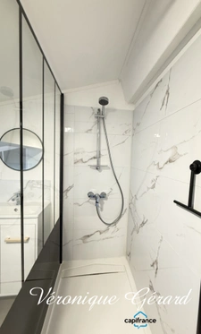 MAISON FAMILIALE ET LUMINEUSE 4 CHAMBRES AVEC PISCINE ET JARDIN ENTIEREMENT CLOS