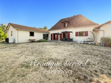 Périgourdine Lumineuse et spacieuse sur plus de 2 hectares de terrain