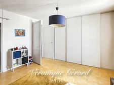 IDEAL Famille ou Investisseurs Maison en Pierre avec cours, jardin et grange