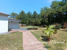 MAISON FAMILIALE ET LUMINEUSE 4 CHAMBRES AVEC PISCINE ET JARDIN ENTIEREMENT CLOS