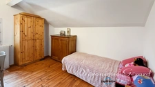 Maison en pierre de 121 M² avec 3 chambres, possibilité 4 , le tout sur 1449 M² de terrain