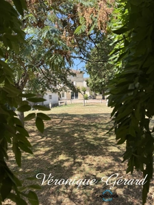 BELLE MAISON EN PIERRE DE TAILLE DE 252 M², 7 CHAMBRES, COMBLES AMÉNAGEABLES, JARDIN PAYSAGER,3 GARAGES