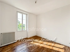 Ancien Presbytère en pierre de 179 M², 8 pièces 