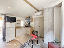 Mobil-Home de 32 M² de 2019, confortable avec belle terrasse et parcelle privative a vendre séparément en PRL.