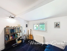 MAISON FAMILIALE ET LUMINEUSE 4 CHAMBRES AVEC PISCINE ET JARDIN ENTIEREMENT CLOS