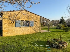 Maison de 134 m² de plain-pied, en pierre, sur plus de 5880 m²