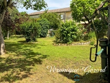 Authentique maison de caractère en pierre du XVIIIe siècle avec 200 m² habitables, dépendances et jardin clos