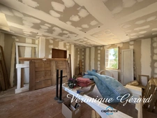 BELLE MAISON EN PIERRE DE TAILLE DE 252 M², 7 CHAMBRES, COMBLES AMÉNAGEABLES, JARDIN PAYSAGER,3 GARAGES