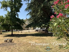 BELLE MAISON EN PIERRE DE TAILLE DE 252 M², 7 CHAMBRES, COMBLES AMÉNAGEABLES, JARDIN PAYSAGER,3 GARAGES