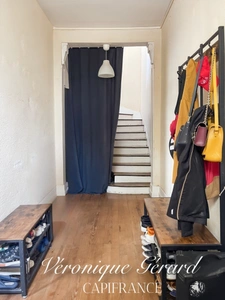 IDEAL Famille ou Investisseurs Maison en Pierre avec cours, jardin et grange
