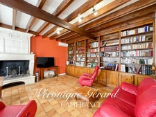 Belle Girondine avec Gîte et boxes pour chevaux à SAINT CHRISTOPHE DE DOUBLE sur 12000M² de terrain. 