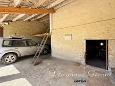 Ancien corps de ferme en pierre du XVIIIe siècle à LAUZUN