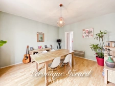 IDEAL Famille ou Investisseurs Maison en Pierre avec cours, jardin et grange