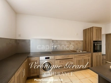 IDEAL INVESTISSEMENT MAISON EN PIERRE SUR environ 1700 M2 DE TERRAIN UB VENTE INTERACTIVE