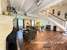MAISON FAMILIALE ET LUMINEUSE 4 CHAMBRES AVEC PISCINE ET JARDIN ENTIEREMENT CLOS