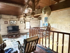 Authentique maison de caractère en pierre du XVIIIe siècle avec 200 m² habitables, dépendances et jardin clos