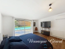 MAISON FAMILIALE ET LUMINEUSE 4 CHAMBRES AVEC PISCINE ET JARDIN ENTIEREMENT CLOS