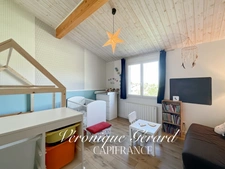 Maison Lumineuse de 140 M² sur  plus de 3000M² de terrain arboré, clos.