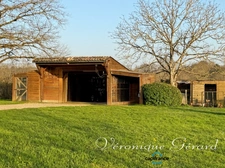 Maison de 134 m² de plain-pied, en pierre, sur plus de 5880 m²