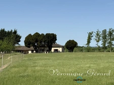 Ancien corps de ferme en pierre du XVIIIe siècle à LAUZUN