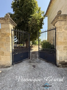 BELLE MAISON EN PIERRE DE TAILLE DE 252 M², 7 CHAMBRES, COMBLES AMÉNAGEABLES, JARDIN PAYSAGER,3 GARAGES