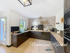 Ensemble immobilier Maison principale de 170 M² et Gîte de 80 M² pour une surface habitable totale de 250 M²