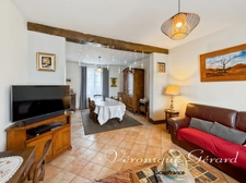 Maison en pierre de 121 M² avec 3 chambres, possibilité 4 , le tout sur 1449 M² de terrain