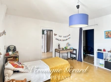 IDEAL Famille ou Investisseurs Maison en Pierre avec cours, jardin et grange
