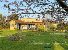 Maison de 134 m² de plain-pied, en pierre, sur plus de 5880 m²