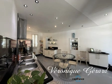 BELLE MAISON EN PIERRE DE TAILLE DE 252 M², 7 CHAMBRES, COMBLES AMÉNAGEABLES, JARDIN PAYSAGER,3 GARAGES