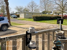 Mobil-Home de 32 M² de 2019, confortable avec belle terrasse et parcelle privative a vendre séparément en PRL.