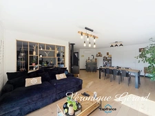Ensemble immobilier Maison principale de 170 M² et Gîte de 80 M² pour une surface habitable totale de 250 M²