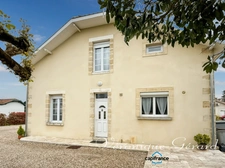 Maison en pierre de 121 M² avec 3 chambres, possibilité 4 , le tout sur 1449 M² de terrain