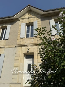 Ancien Presbytère en pierre de 179 M², 8 pièces 