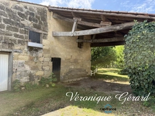 Authentique maison de caractère en pierre du XVIIIe siècle avec 200 m² habitables, dépendances et jardin clos