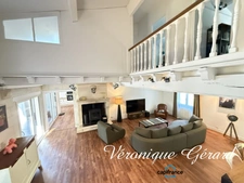 MAISON FAMILIALE ET LUMINEUSE 4 CHAMBRES AVEC PISCINE ET JARDIN ENTIEREMENT CLOS