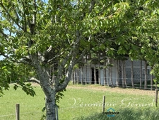 Ancien corps de ferme en pierre du XVIIIe siècle à LAUZUN