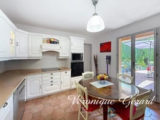 Maison Plain-Pied de 173 M² 6 chambres sur plus de 3000 m² de terrain.