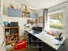 Mobil-Home de 32 M² de 2019, confortable avec belle terrasse et parcelle privative a vendre séparément en PRL.