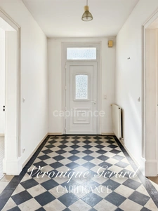 Ancien Presbytère en pierre de 179 M², 8 pièces 