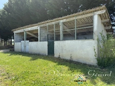 Ancien corps de ferme en pierre du XVIIIe siècle à LAUZUN