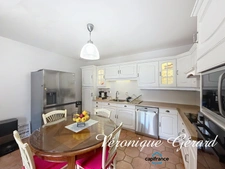 Maison Plain-Pied de 173 M² 6 chambres sur plus de 3000 m² de terrain.