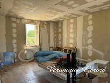 BELLE MAISON EN PIERRE DE TAILLE DE 252 M², 7 CHAMBRES, COMBLES AMÉNAGEABLES, JARDIN PAYSAGER,3 GARAGES