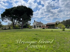 Belle Girondine avec Gîte et boxes pour chevaux à SAINT CHRISTOPHE DE DOUBLE sur 12000M² de terrain. 