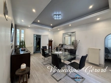 BELLE MAISON EN PIERRE DE TAILLE DE 252 M², 7 CHAMBRES, COMBLES AMÉNAGEABLES, JARDIN PAYSAGER,3 GARAGES