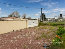 Maison en pierre de 121 M² avec 3 chambres, possibilité 4 , le tout sur 1449 M² de terrain