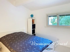 MAISON FAMILIALE ET LUMINEUSE 4 CHAMBRES AVEC PISCINE ET JARDIN ENTIEREMENT CLOS